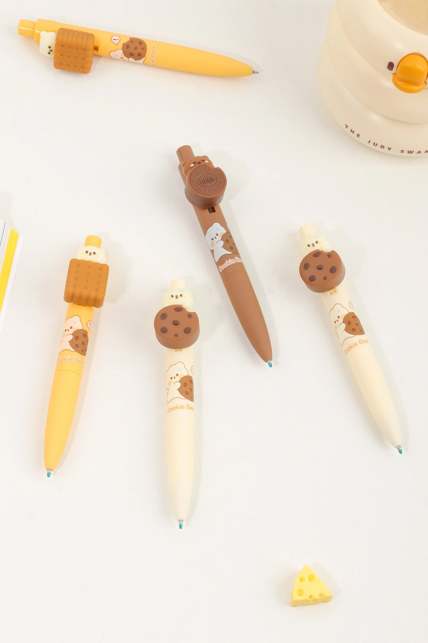 Kiwoo Cookie Bear Pen Set – Cute Dessert-Inspired Stationery 🍪🐻✏️